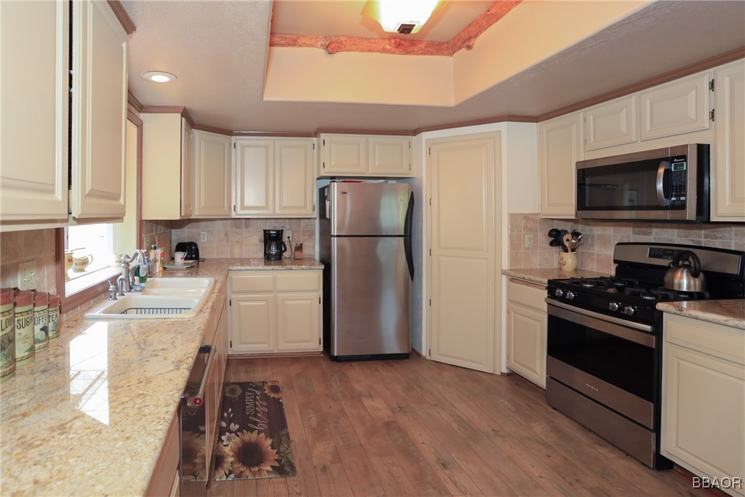 42299 Heavenly Valley Road Property Photo 13