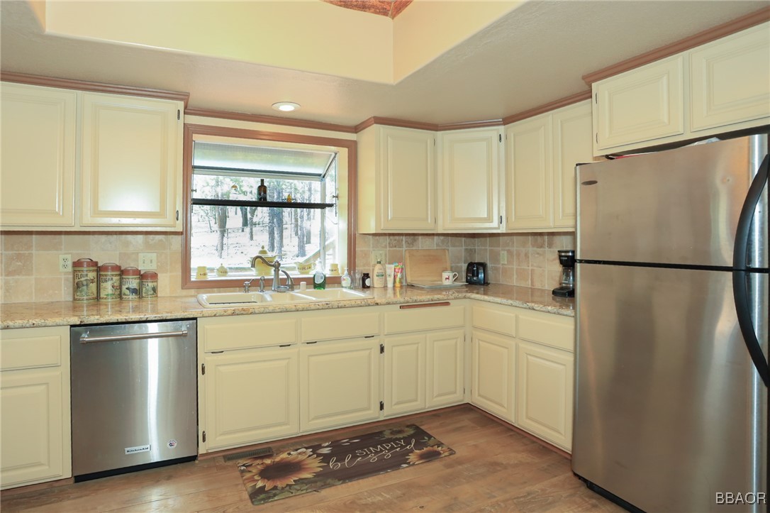 42299 Heavenly Valley Road Property Photo 14