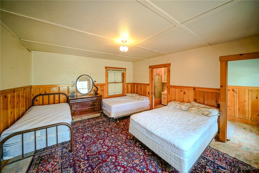 210 Pine Oak Ln Property Photo 9