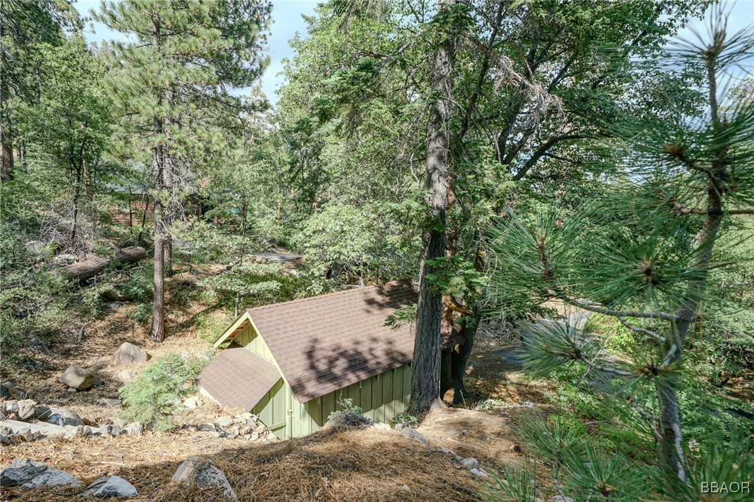 210 Pine Oak Ln Property Photo 15