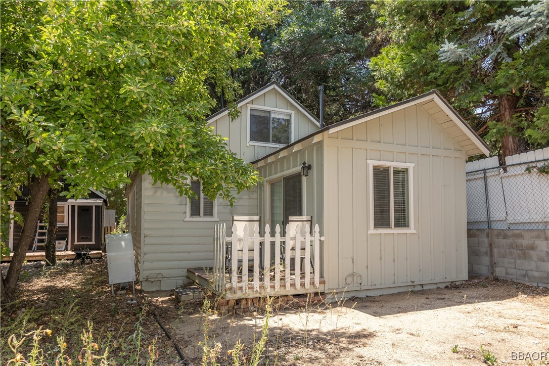 989 Cameron Drive Property Photo 18