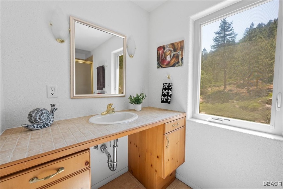 38512 North Shore Drive Property Photo 32