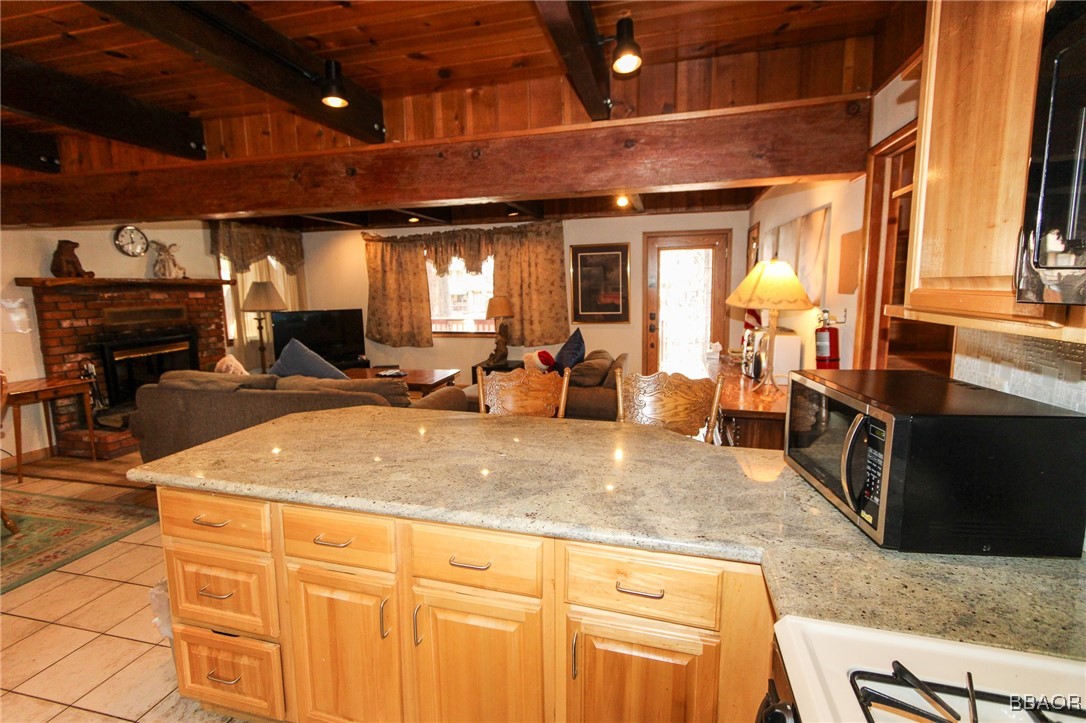 590 Summit Boulevard Property Photo 12