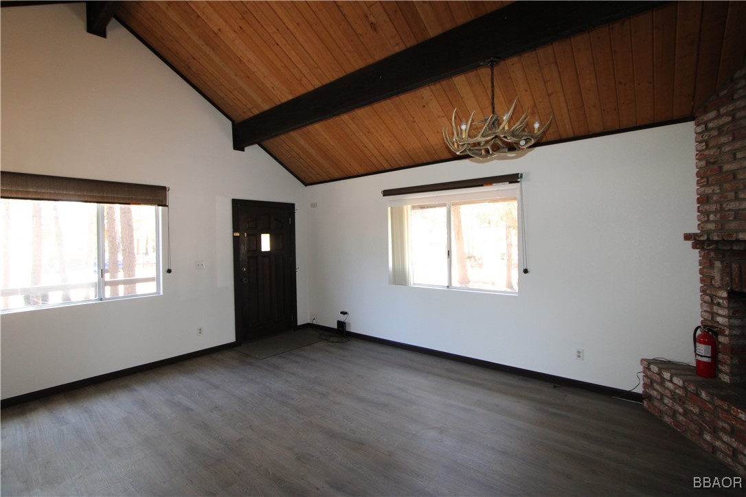 898 Los Angeles Avenue Property Photo 3
