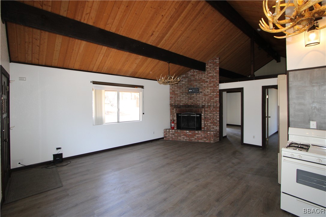 898 Los Angeles Avenue Property Photo 4