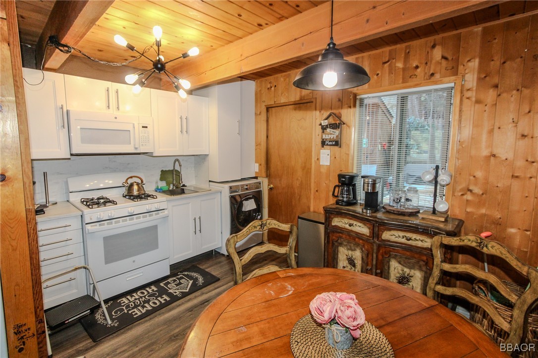 202 West Sherwood Boulevard Property Photo 8