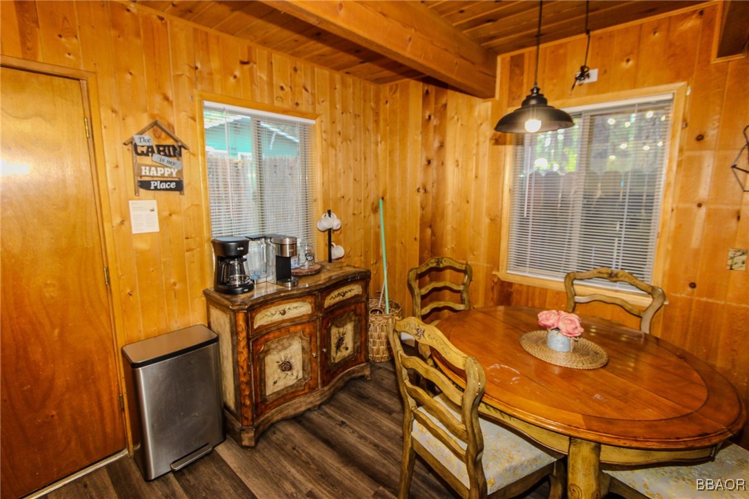 202 West Sherwood Boulevard Property Photo 9