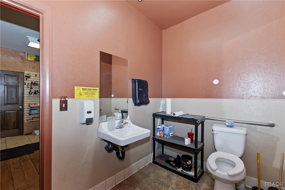 40728 Village Drive Property Photo 11