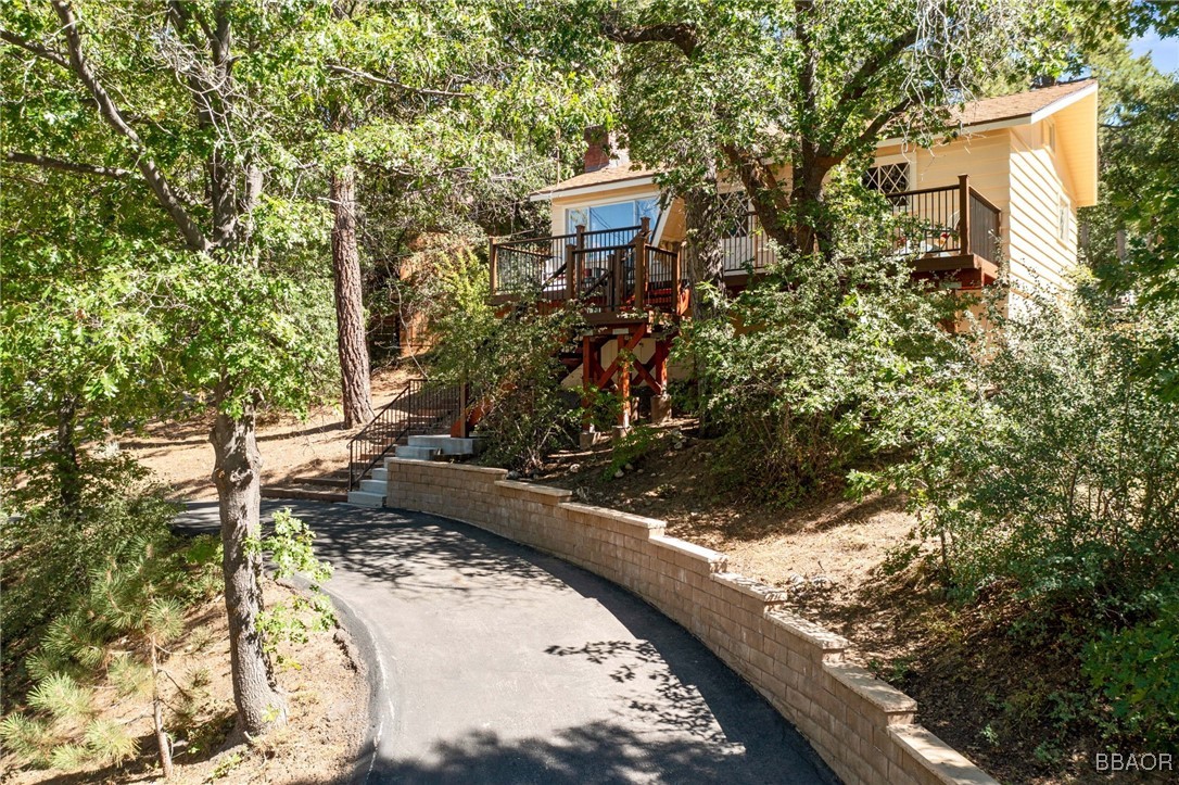 865 Villa Grove Avenue Property Photo 4