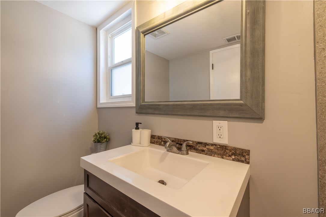757 Villa Grove Avenue Property Photo 9