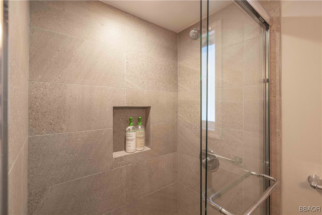 757 Villa Grove Avenue Property Photo 12