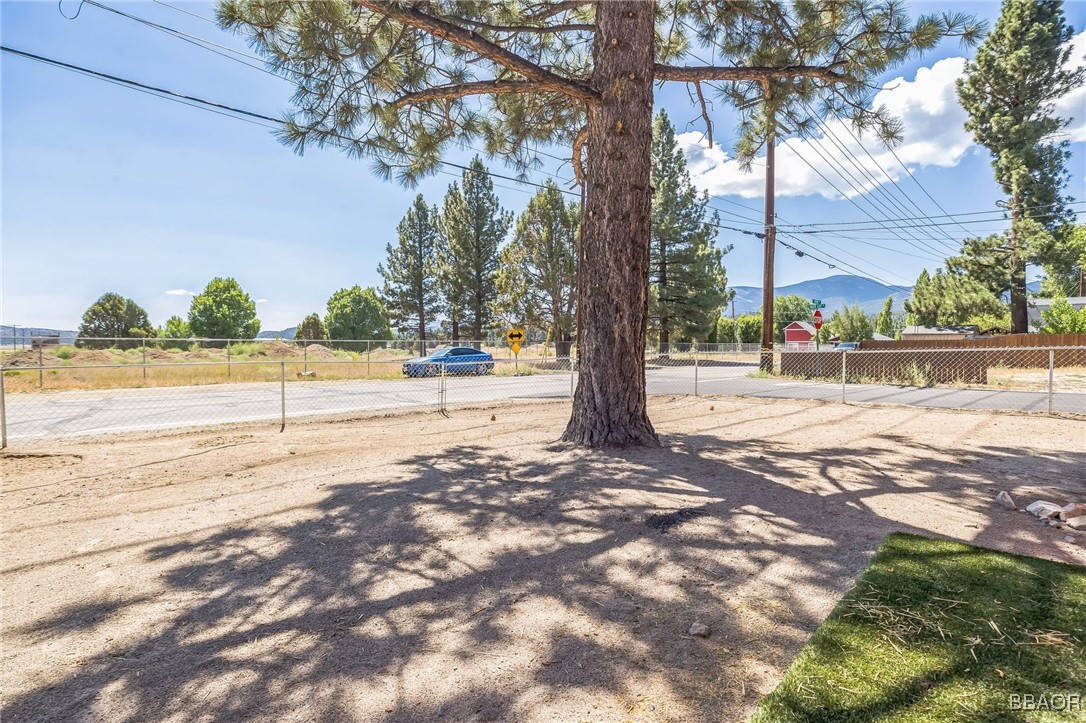 1050 Paradise Way Property Photo 6