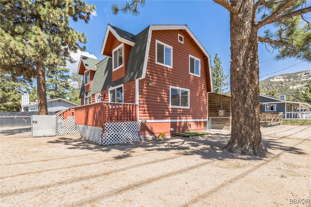 1050 Paradise Way Property Photo 7