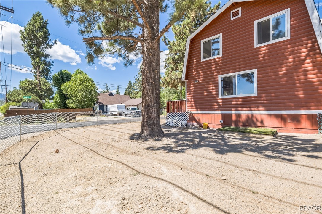 1050 Paradise Way Property Photo 8