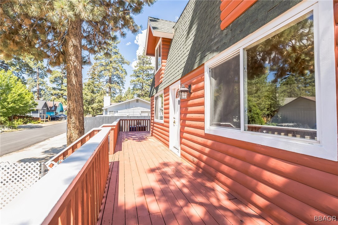 1050 Paradise Way Property Photo 9