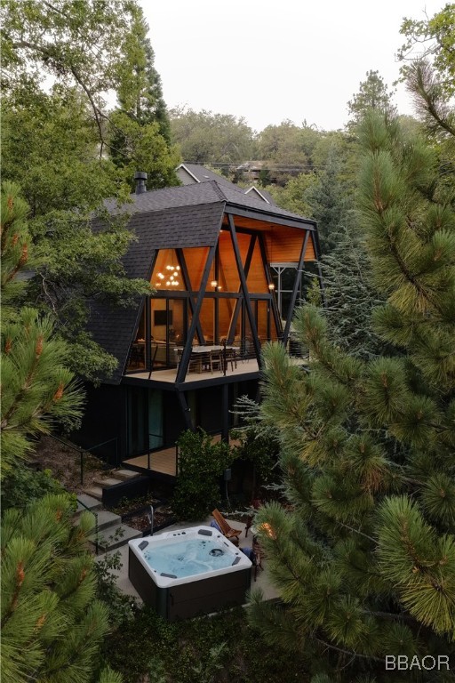 27592 West Shore Road Property Photo 1