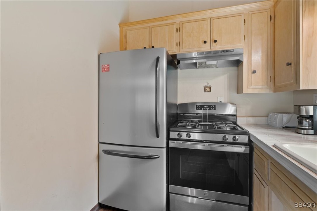 698 Villa Grove Avenue Property Photo 13