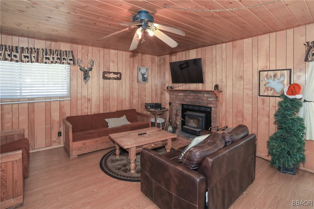 641 Sugarloaf Boulevard Property Photo 4