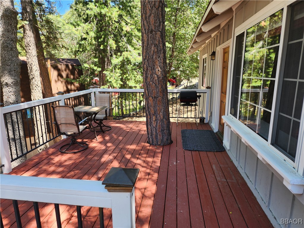 2481 Spruce Drive Property Photo 2