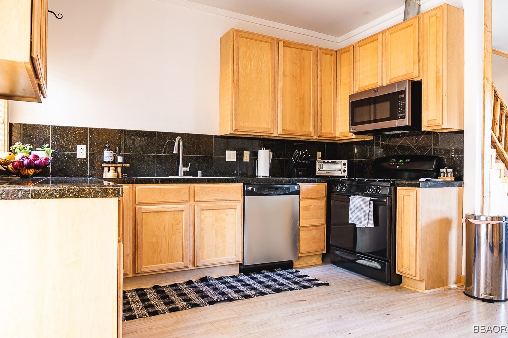 516 Irving Way Property Photo 13