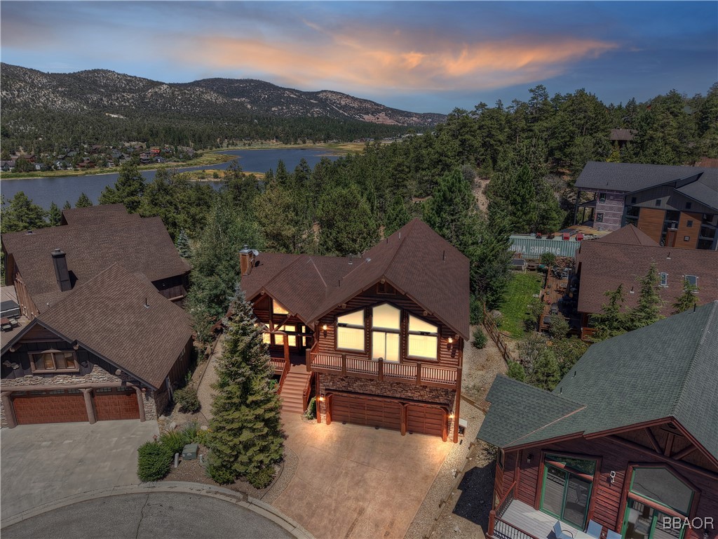 463 Windsong Property Photo 2