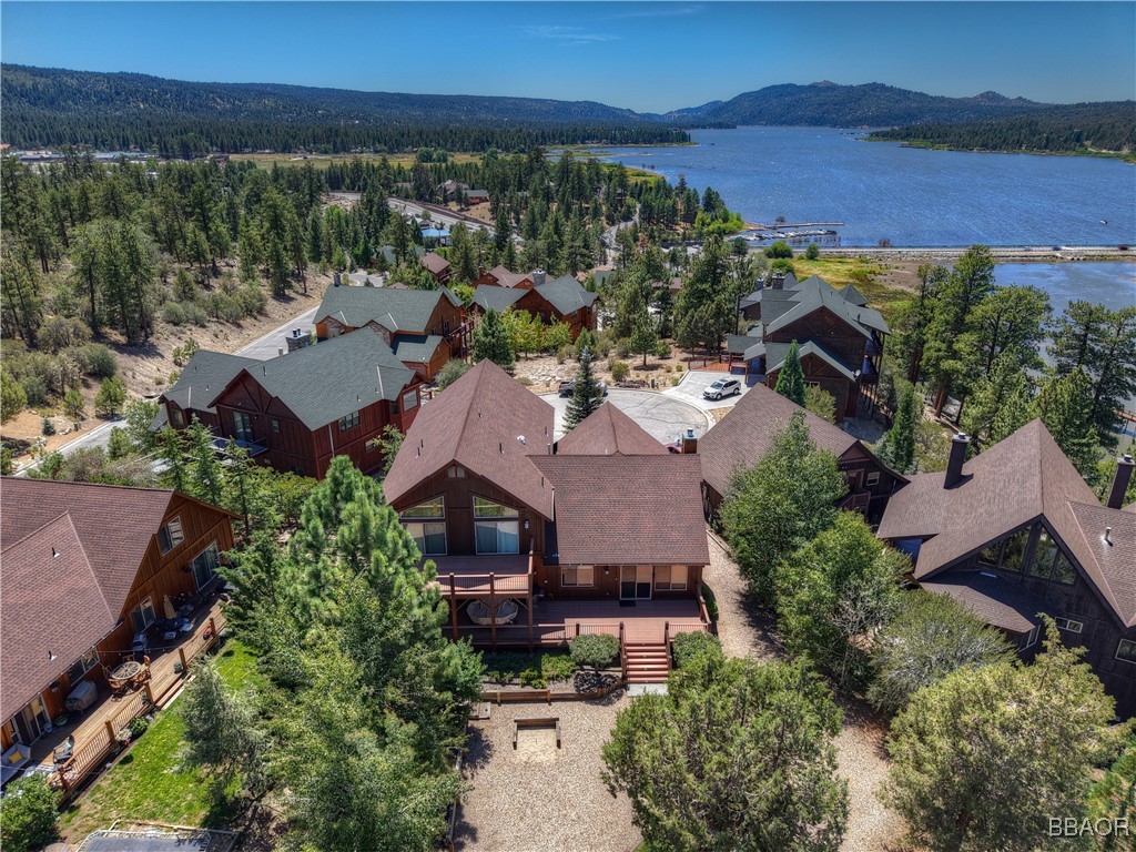 463 Windsong Property Photo 3