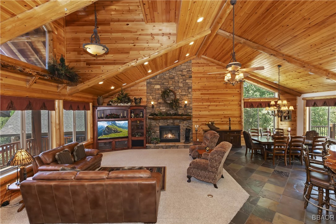 463 Windsong Property Photo 6