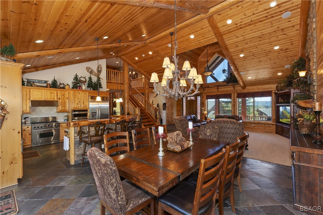 463 Windsong Property Photo 13