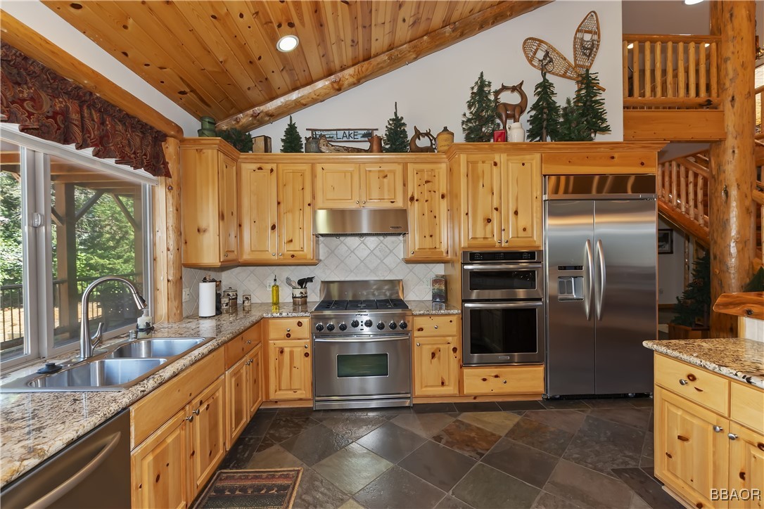 463 Windsong Property Photo 18