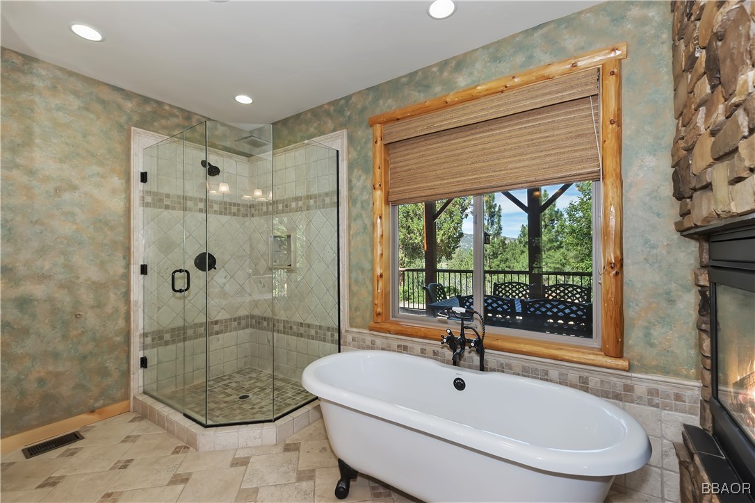 463 Windsong Property Photo 23