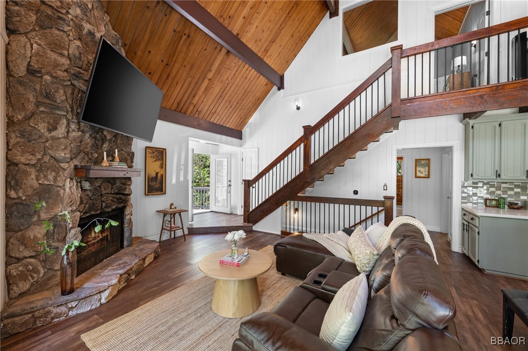 635 Grass Valley Road Property Photo 4