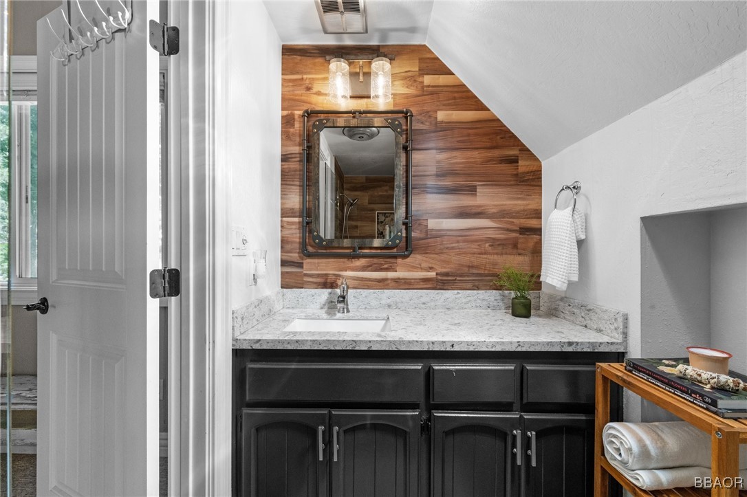 635 Grass Valley Road Property Photo 16