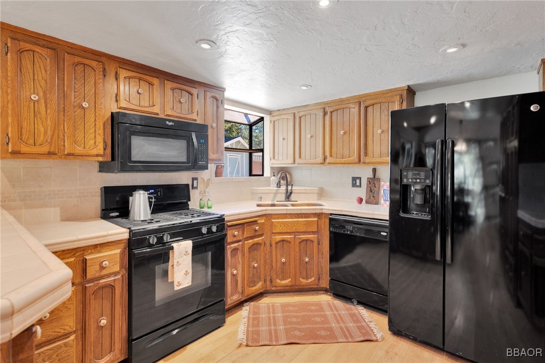 377 Sites Way Property Photo 8