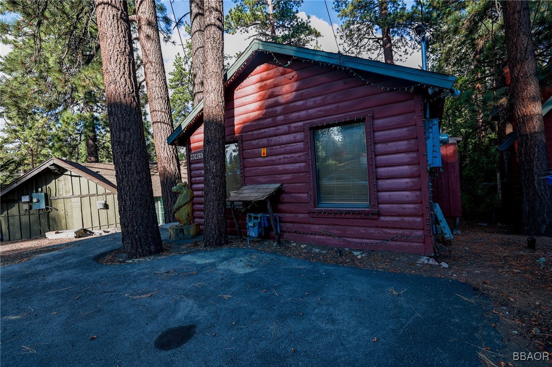 40415 Big Bear Boulevard Property Photo 4