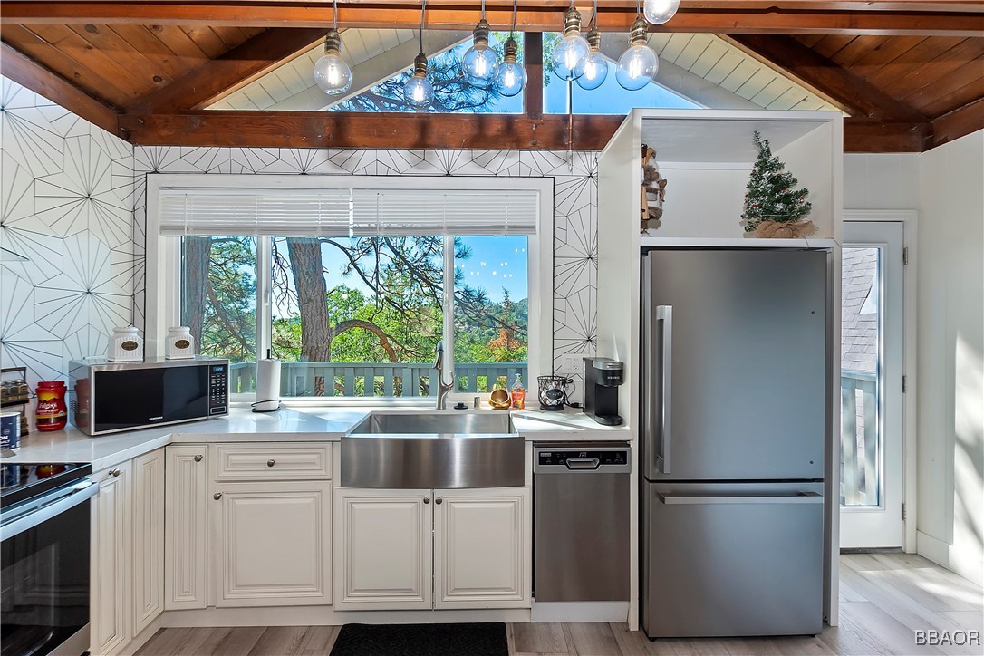 33026 Donner Property Photo 3