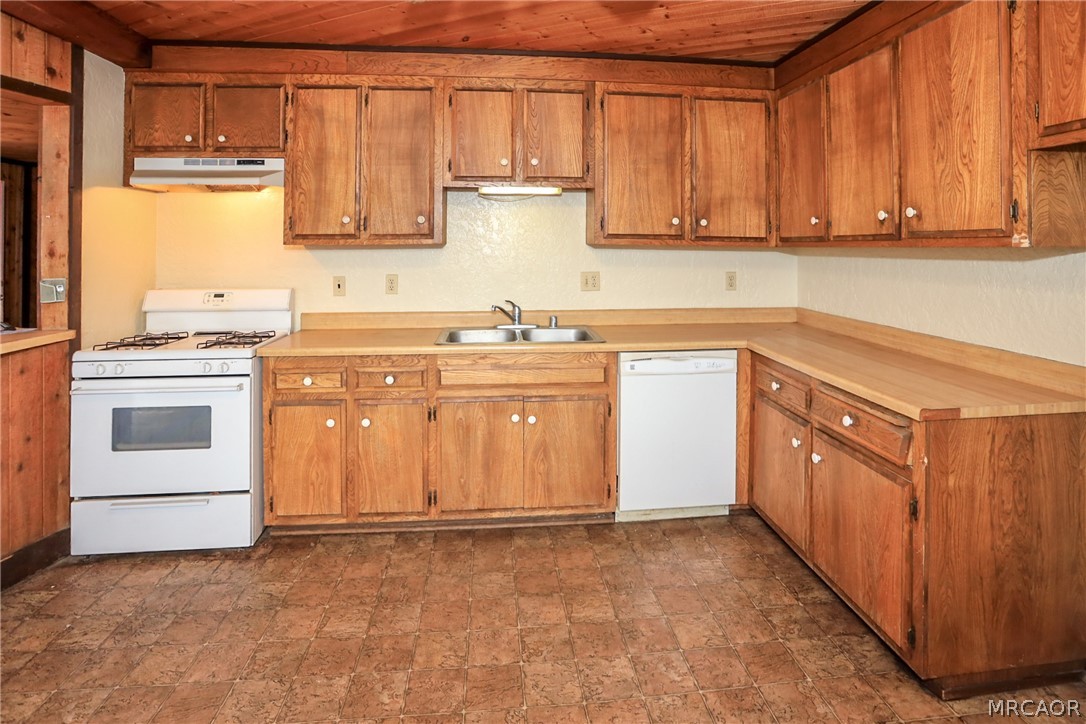 171 West Meadow Lane Property Photo 7