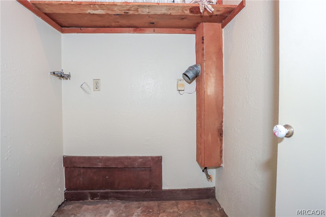171 West Meadow Lane Property Photo 14