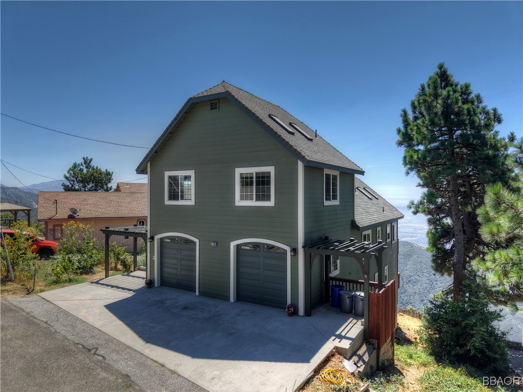22665 Valley View Drive Property Photo 2