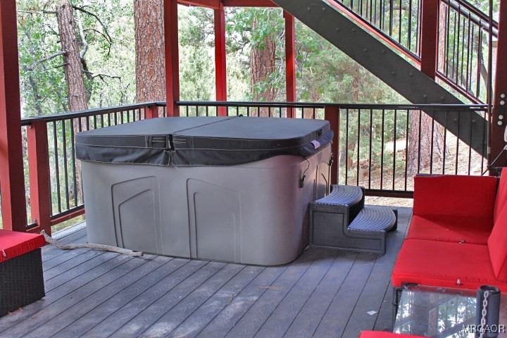556 Villa Grove Avenue Property Photo 23