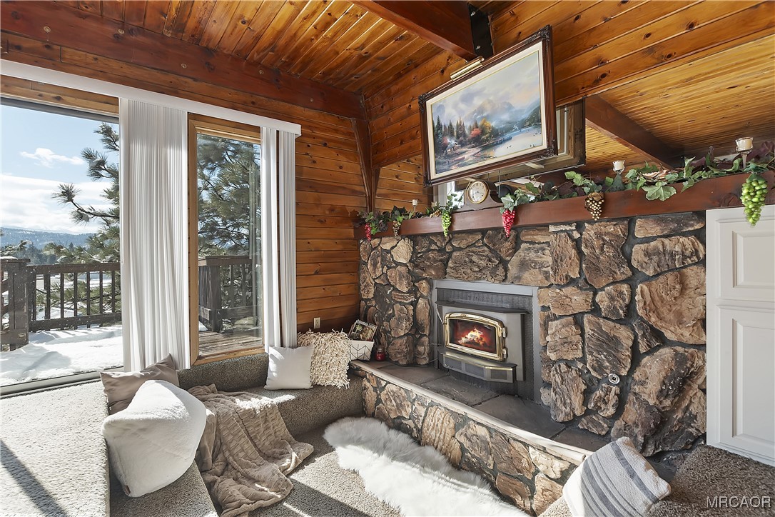 1004 White Mountain Drive Property Photo 7