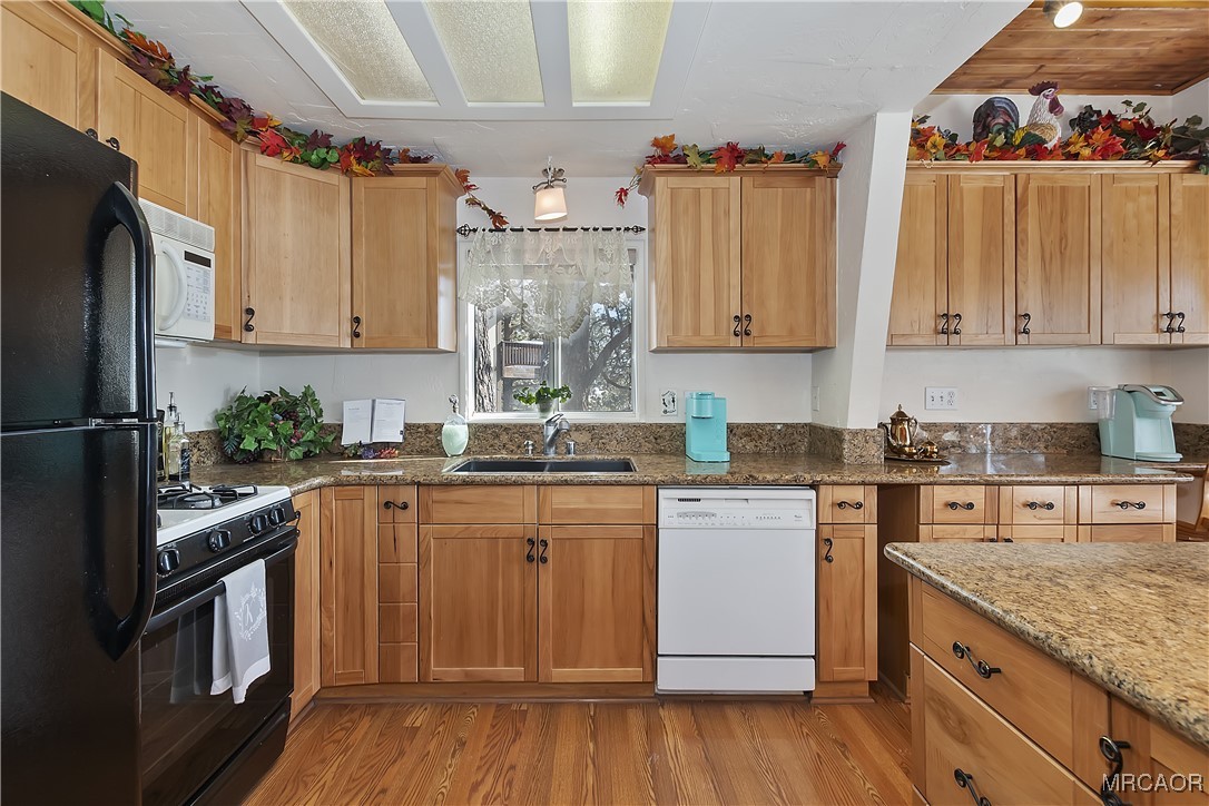 1004 White Mountain Drive Property Photo 9