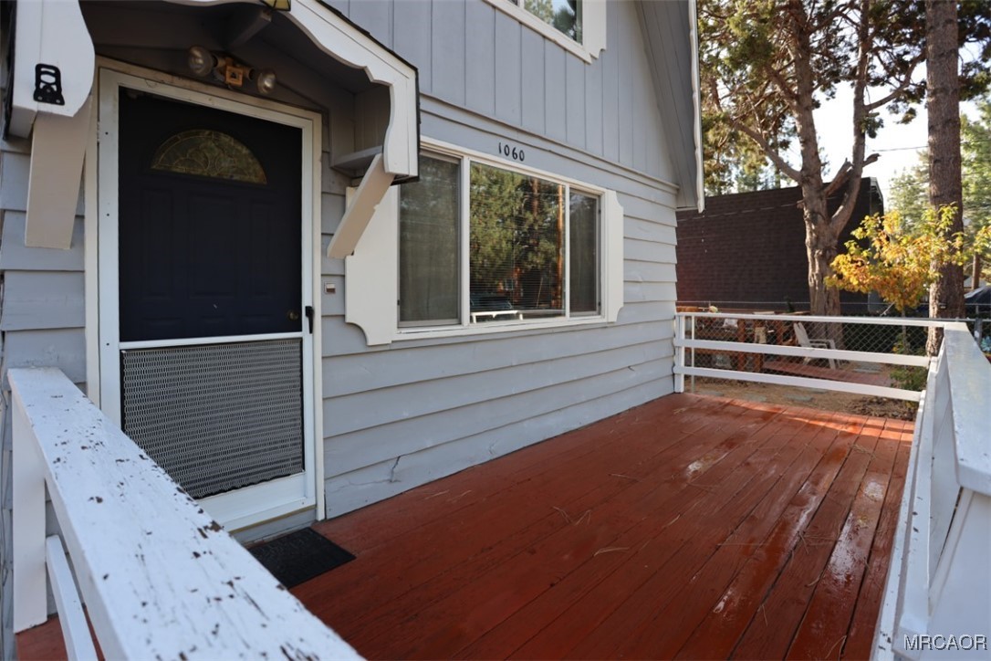 1060 Sierra Avenue Property Photo 3