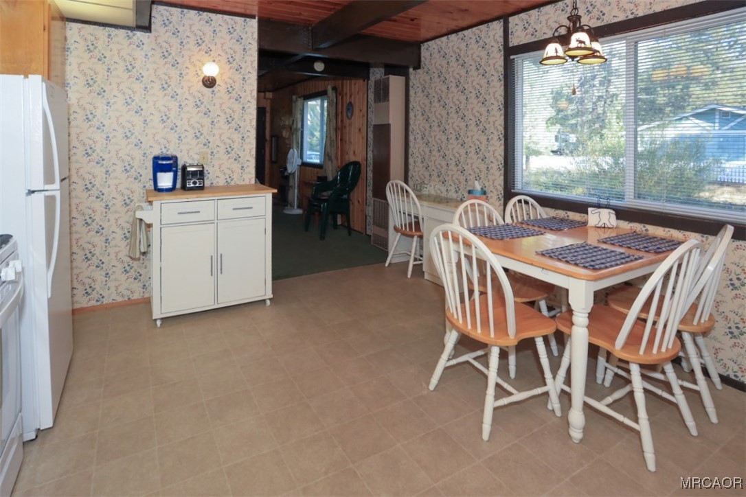 1060 Sierra Avenue Property Photo 16