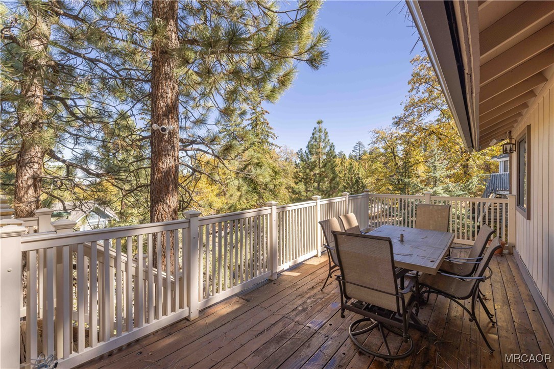 1411 Klamath Road Property Photo 8