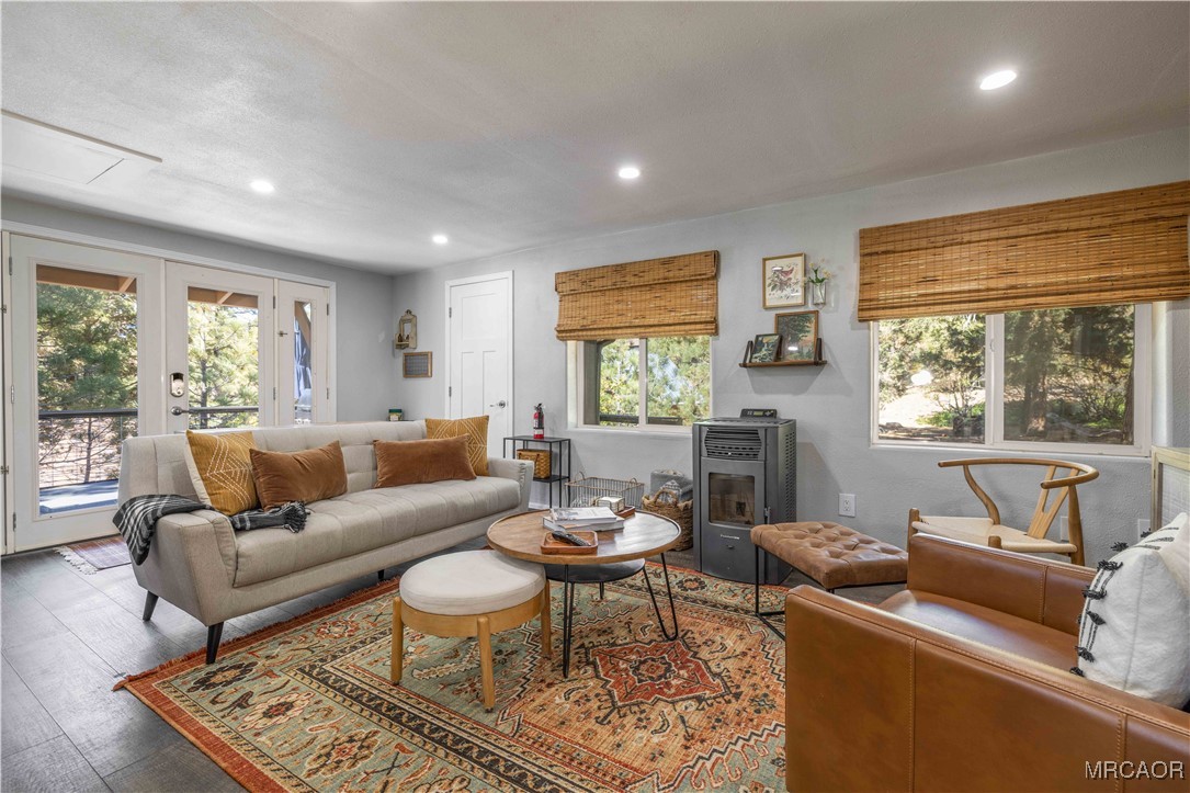 39470 North Shore Drive Property Photo 3