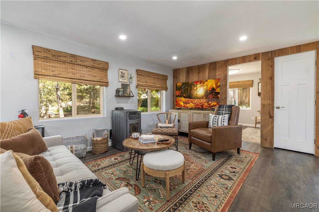 39470 North Shore Drive Property Photo 4
