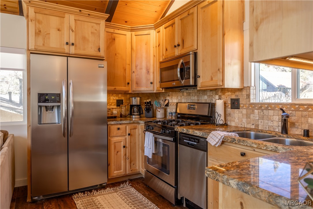 43343 Bow Canyon Road Property Photo 6
