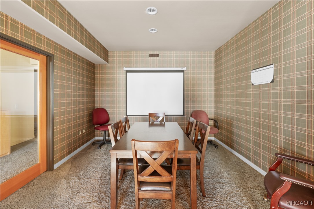 42718 Moonridge Rd Property Photo 14