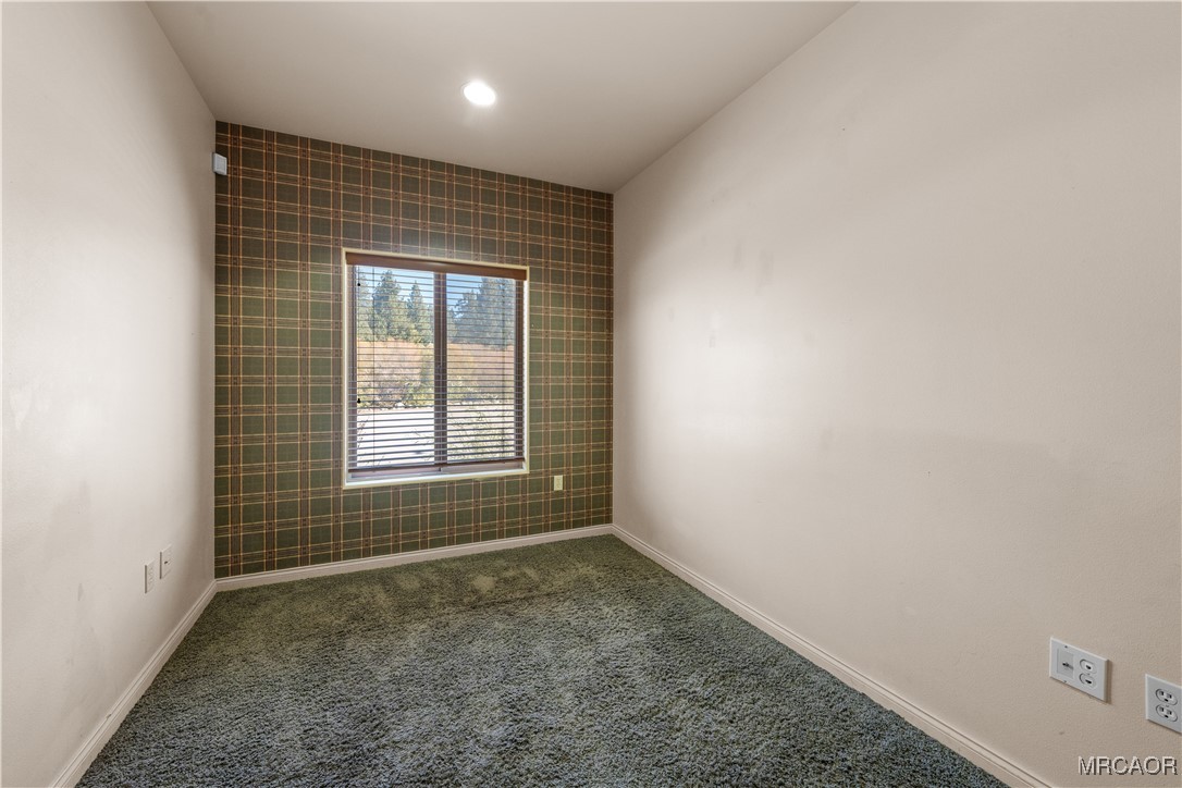 42718 Moonridge Rd Property Photo 15