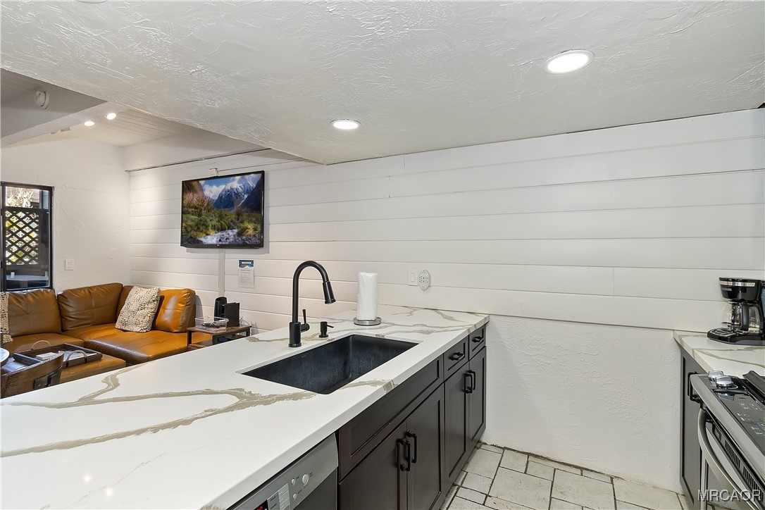 861 Thrush Drive 67 Property Photo 12